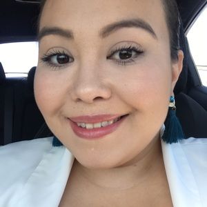 Meet your Posher, Alexandra